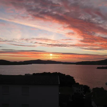 Apartment For Two Persons With Sea View In Near The Trogir