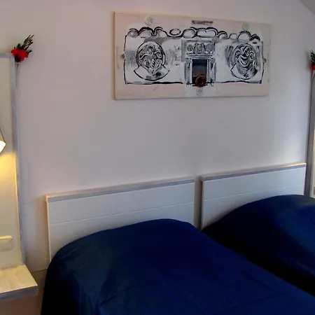 Sea View In Near The 아파트 트로기르